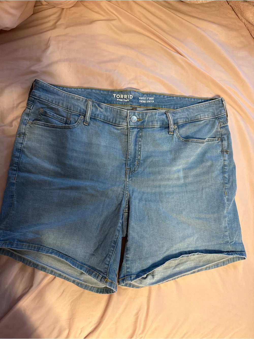Torrid Light Wash Denim Shorts - Blue - size 18